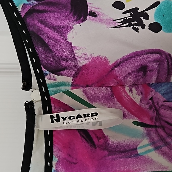 Nygard collection silk skirt - Picture 2 of 10